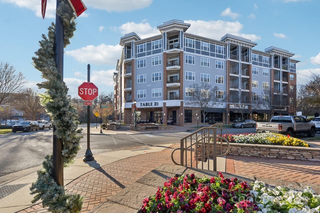 121 Ashford Hollow Lane, Mooresville, NC 28117