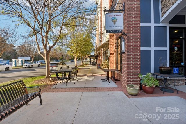 121 Ashford Hollow Lane, Mooresville, NC 28117