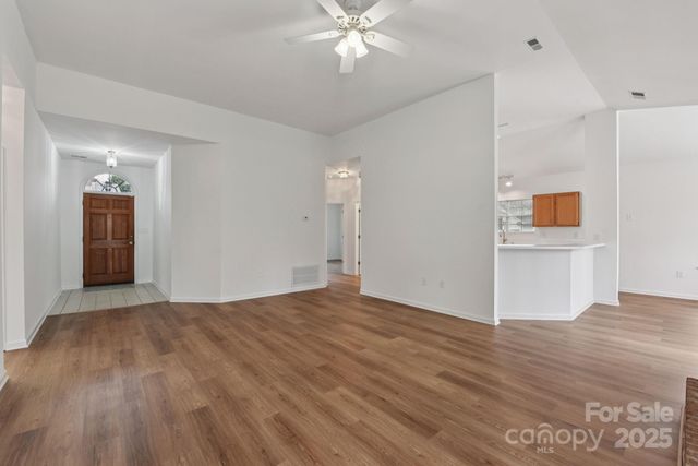 121 Ashford Hollow Lane, Mooresville, NC 28117