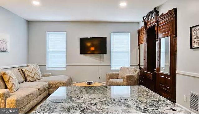 1217 N KING ST, Wilmington, DE 19801