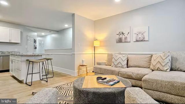 1217 N KING ST, Wilmington, DE 19801