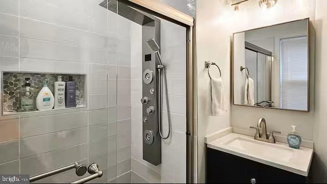 1217 N KING ST, Wilmington, DE 19801