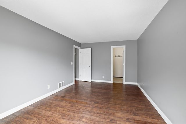 1633 W 140th Street, Burnsville, MN 55337