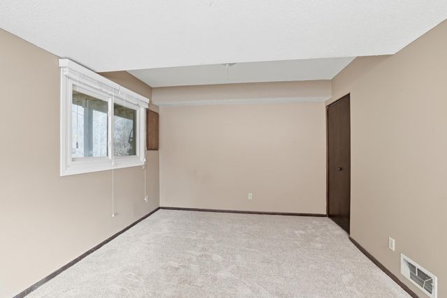 1633 W 140th Street, Burnsville, MN 55337