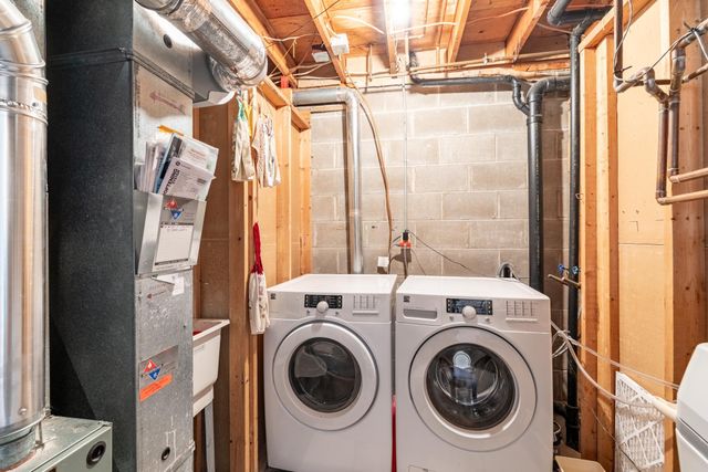 1633 W 140th Street, Burnsville, MN 55337