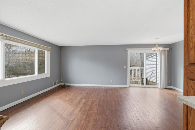 1633 W 140th Street, Burnsville, MN 55337