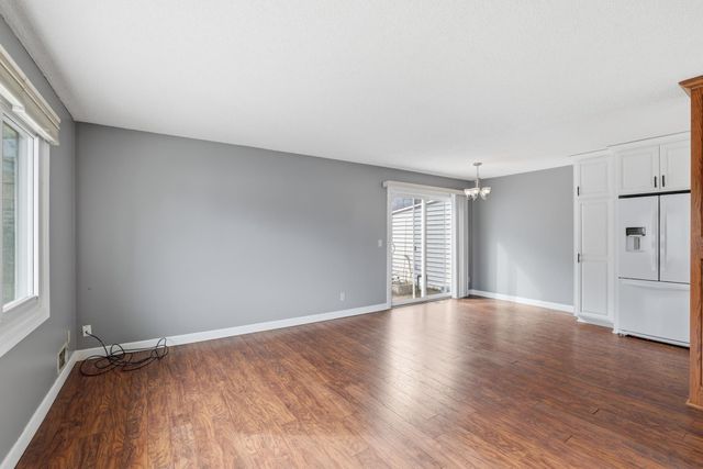 1633 W 140th Street, Burnsville, MN 55337