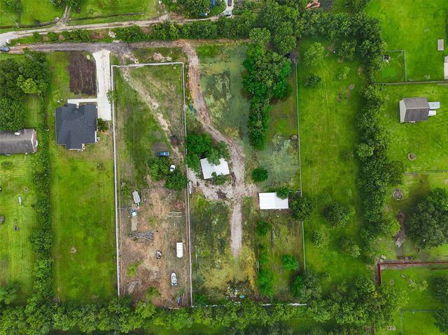 6525 Lesiker Road, Brookside, TX 77581