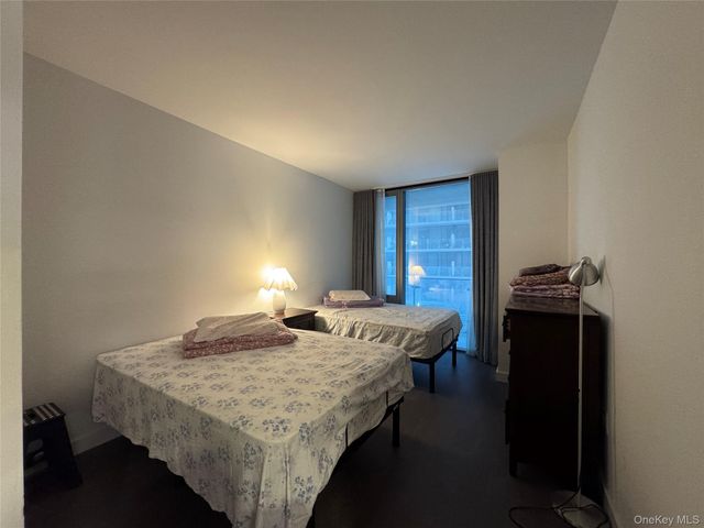 13103 40th Road 10H, Flushing, NY 11354