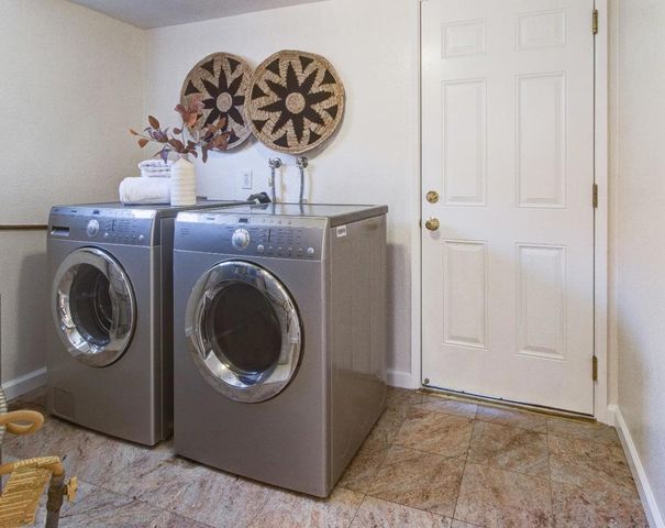 1213 Manet Drive, Sunnyvale, CA 94087