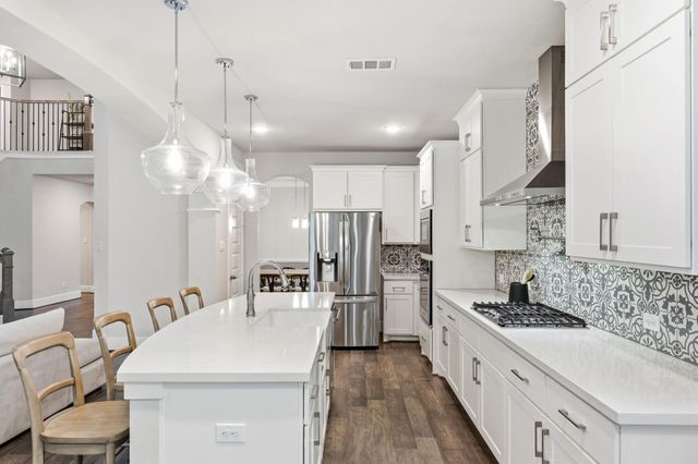 118 N Winter Sunrise Circle, The Woodlands, TX 77375