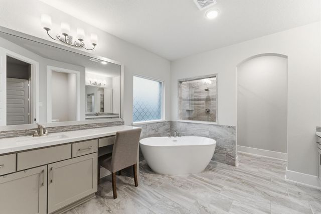 118 N Winter Sunrise Circle, The Woodlands, TX 77375