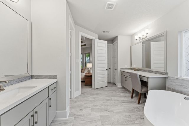 118 N Winter Sunrise Circle, The Woodlands, TX 77375