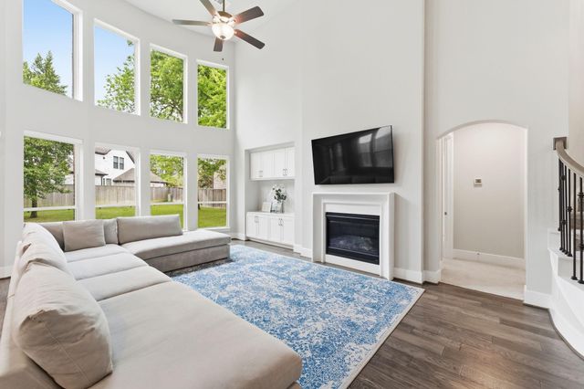 118 N Winter Sunrise Circle, The Woodlands, TX 77375