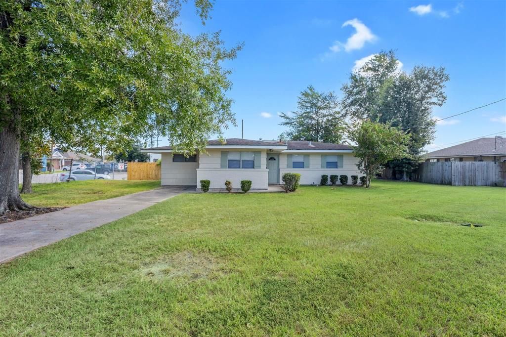 1018 Loretto Avenue, Sulphur, LA 70663