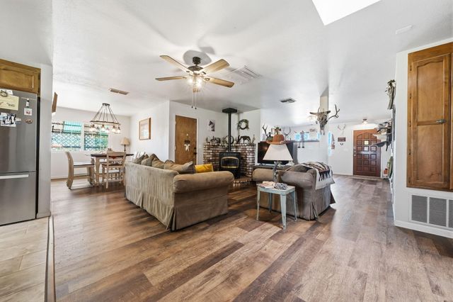 17837 Coyote Lane, Anderson, CA 96007