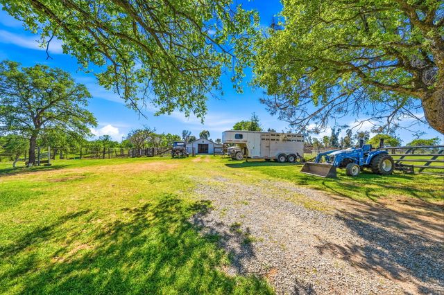 17837 Coyote Lane, Anderson, CA 96007