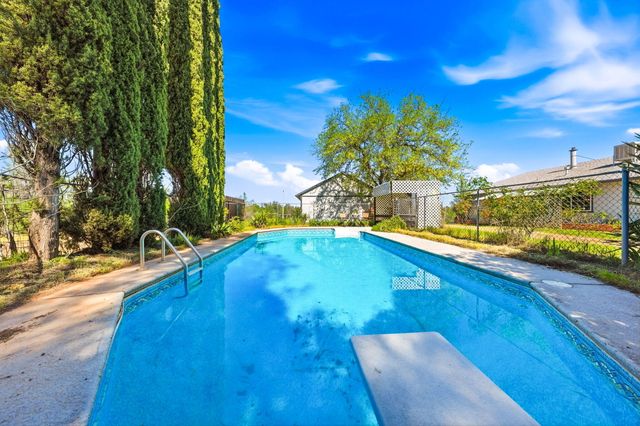 17837 Coyote Lane, Anderson, CA 96007