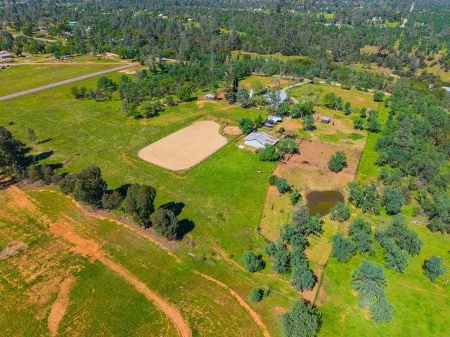 17837 Coyote Lane, Anderson, CA 96007