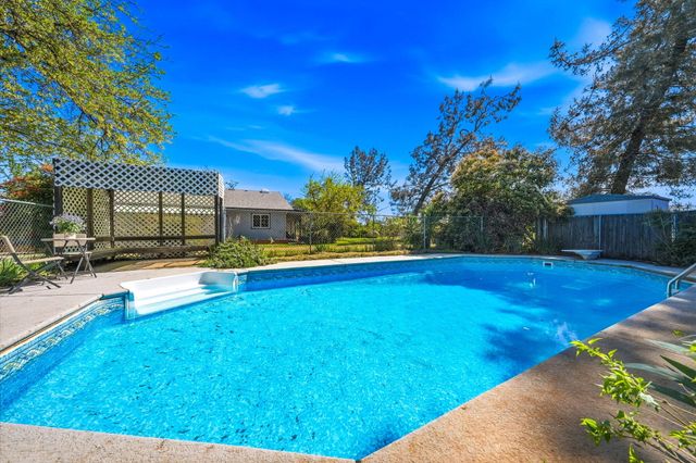 17837 Coyote Lane, Anderson, CA 96007