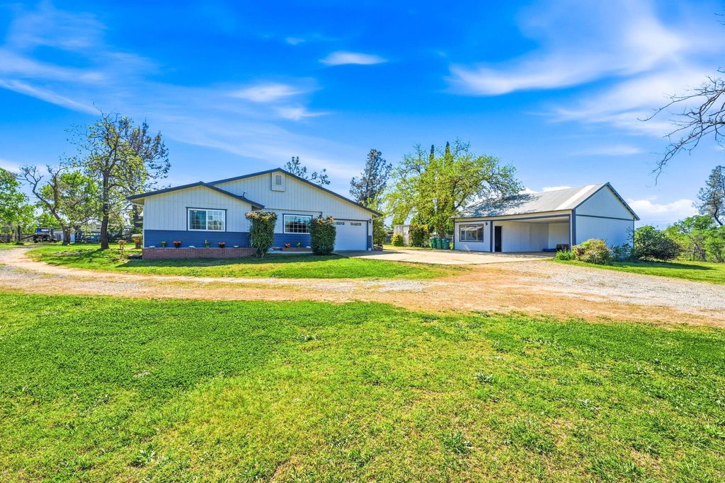 17837 Coyote Lane, Anderson, CA 96007