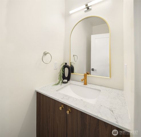 972 NW 54th Street, Seattle, WA 98107