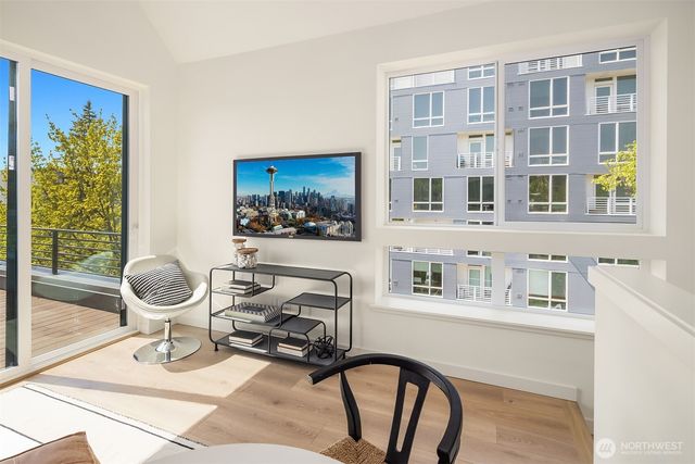 972 NW 54th Street, Seattle, WA 98107