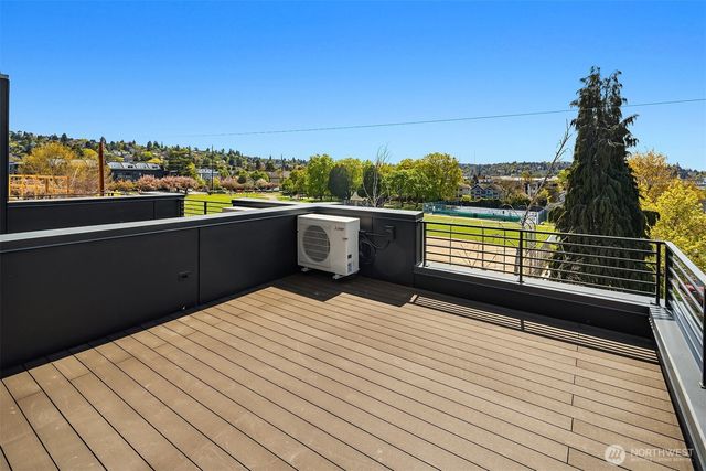 972 NW 54th Street, Seattle, WA 98107