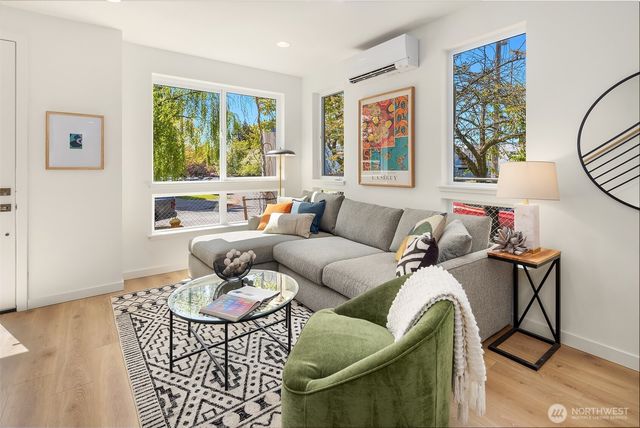 972 NW 54th Street, Seattle, WA 98107