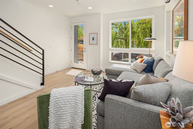 972 NW 54th Street, Seattle, WA 98107