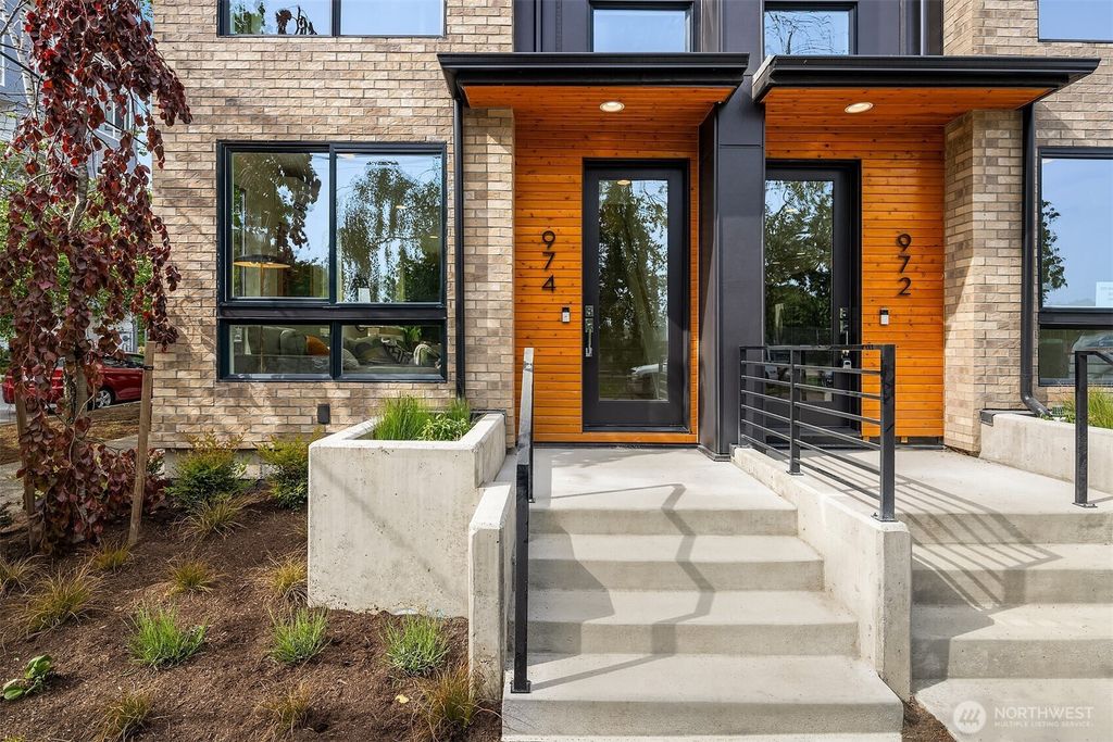 972 NW 54th Street, Seattle, WA 98107