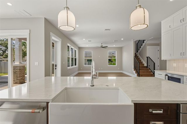 844 26TH AVENUE N, St Petersburg, FL 33704