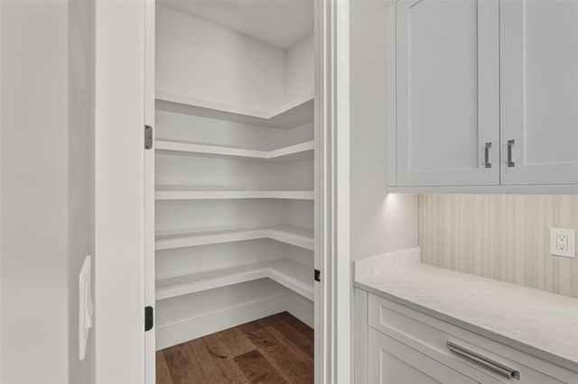 844 26TH AVENUE N, St Petersburg, FL 33704