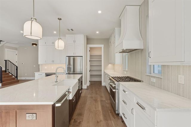 844 26TH AVENUE N, St Petersburg, FL 33704