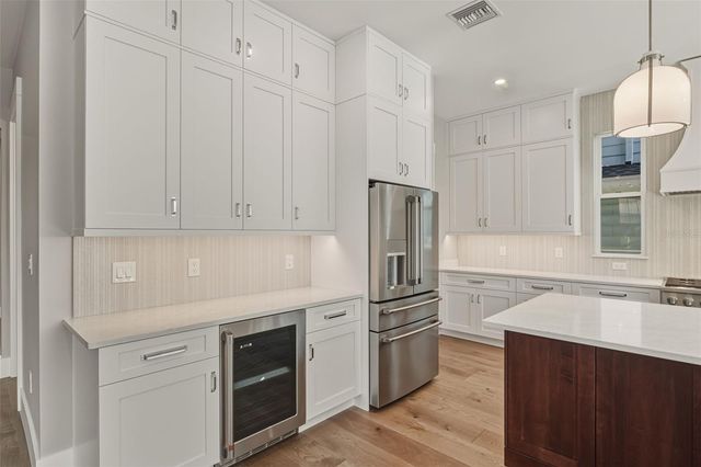 844 26TH AVENUE N, St Petersburg, FL 33704