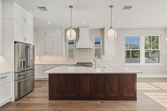 844 26TH AVENUE N, St Petersburg, FL 33704