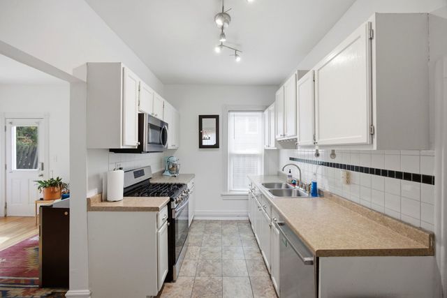 602 S 5th Avenue, St. Charles, IL 60174