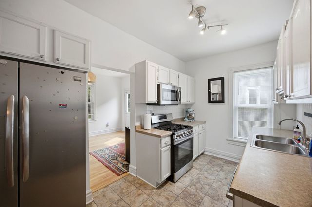 602 S 5th Avenue, St. Charles, IL 60174