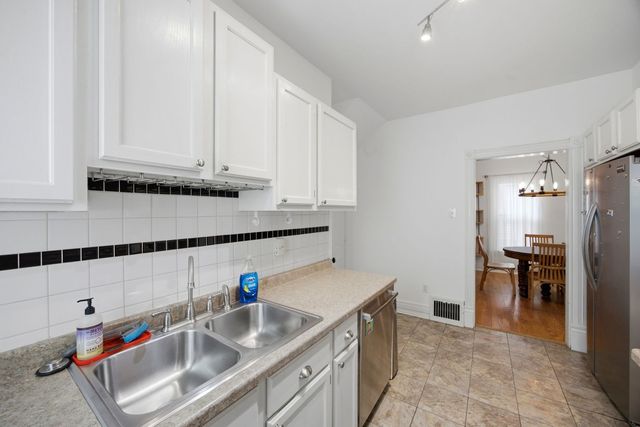 602 S 5th Avenue, St. Charles, IL 60174