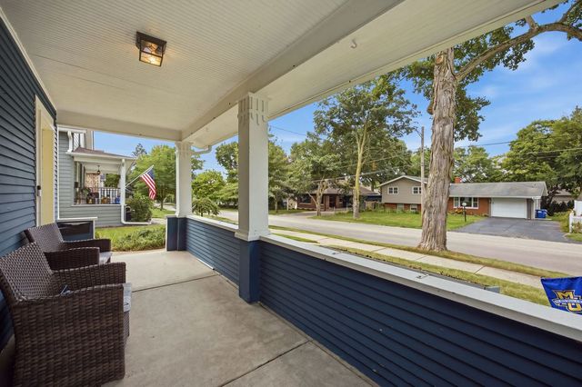 602 S 5th Avenue, St. Charles, IL 60174