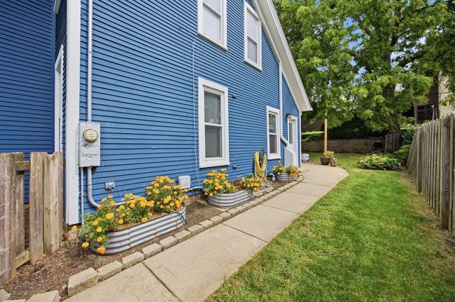 602 S 5th Avenue, St. Charles, IL 60174