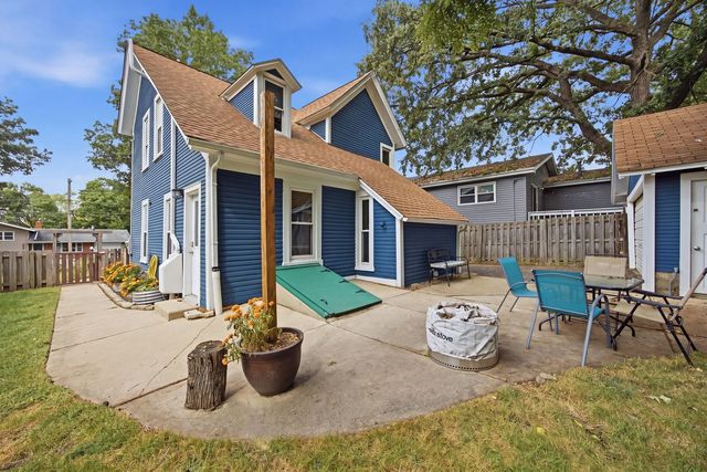 602 S 5th Avenue, St. Charles, IL 60174
