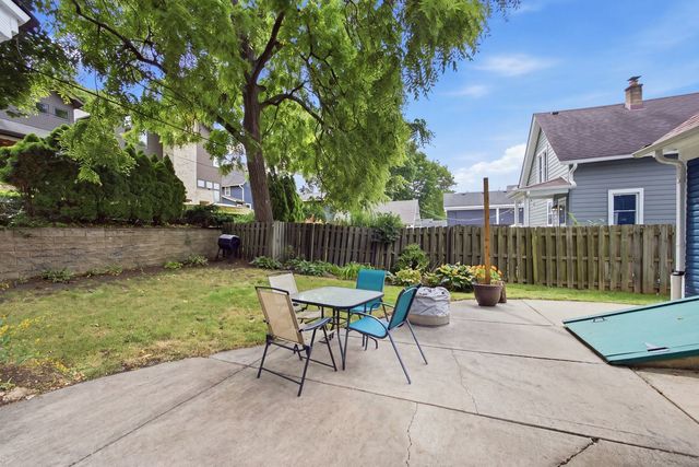 602 S 5th Avenue, St. Charles, IL 60174