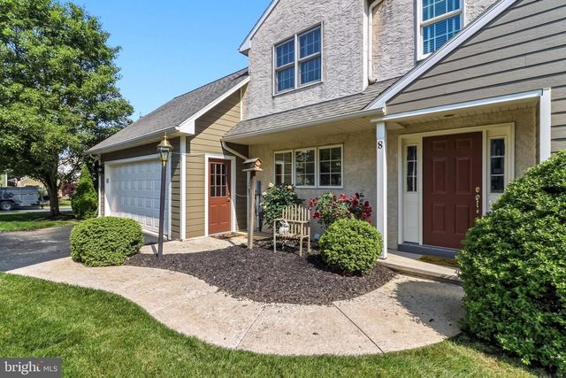 8 PARKSIDE DR, Elverson, PA 19520