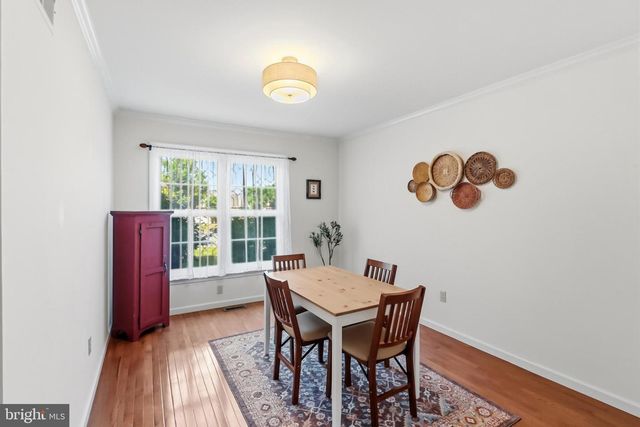 8 PARKSIDE DR, Elverson, PA 19520