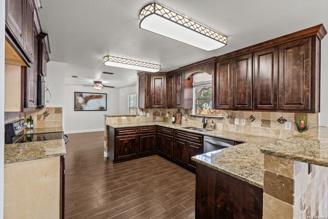 11622 Claunch, Helotes, TX 78023