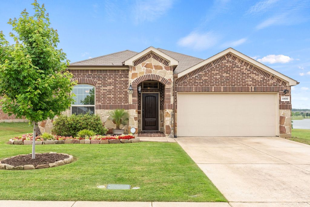 8400 Sioux Trail, Aubrey, TX 76227