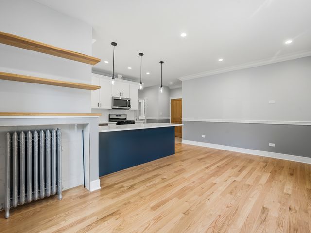 959 E 61st Street 1, Chicago, IL 60637
