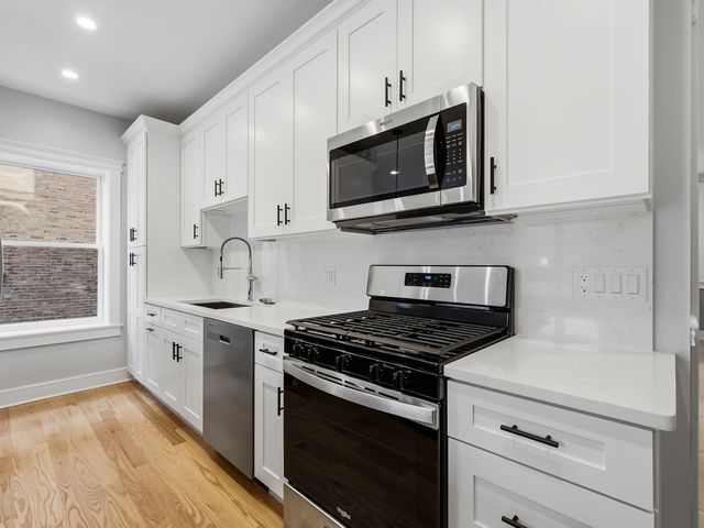959 E 61st Street 1, Chicago, IL 60637