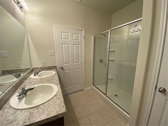 200 Kildeer PASS, Jarrell, TX 76537